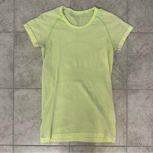 Lululemon Swiftly Tech short sleeve. Size 8.